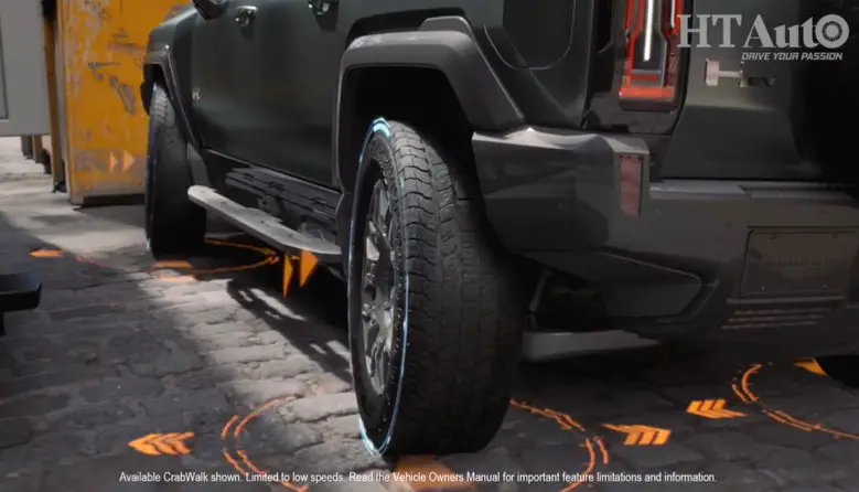 four steering wheels activated on Hummer EV