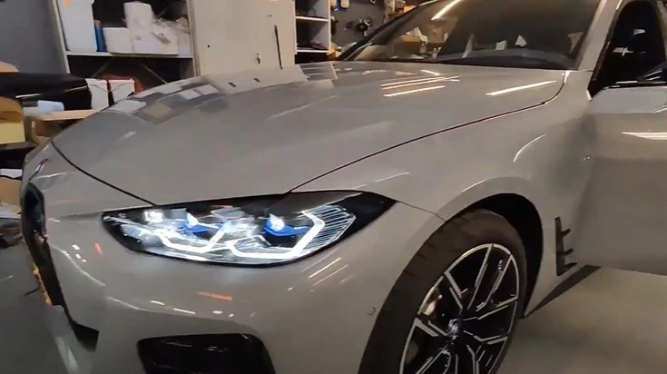 BMW i4 ambient light