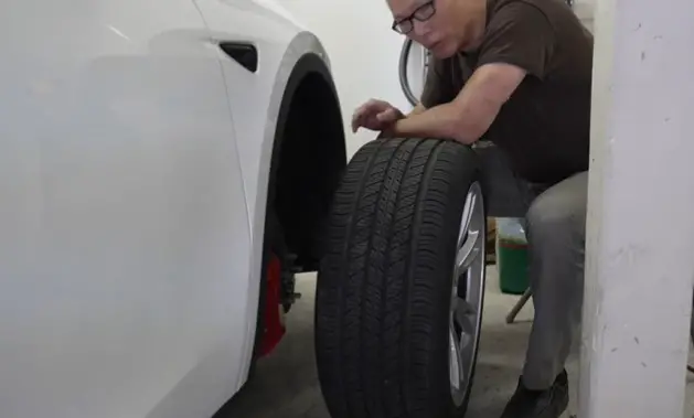 replacement wheels and tire tesla