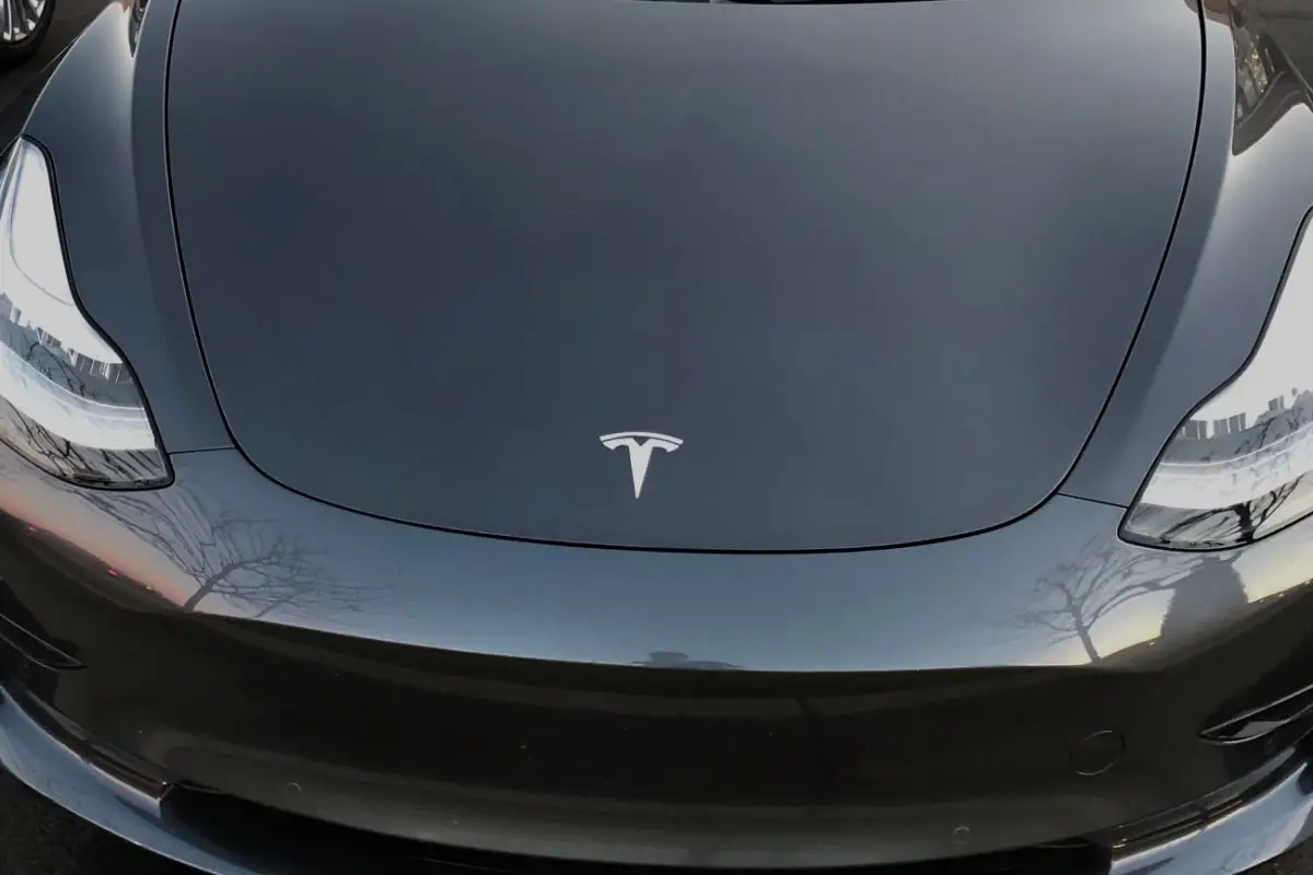 Tesla, Opening The Hood