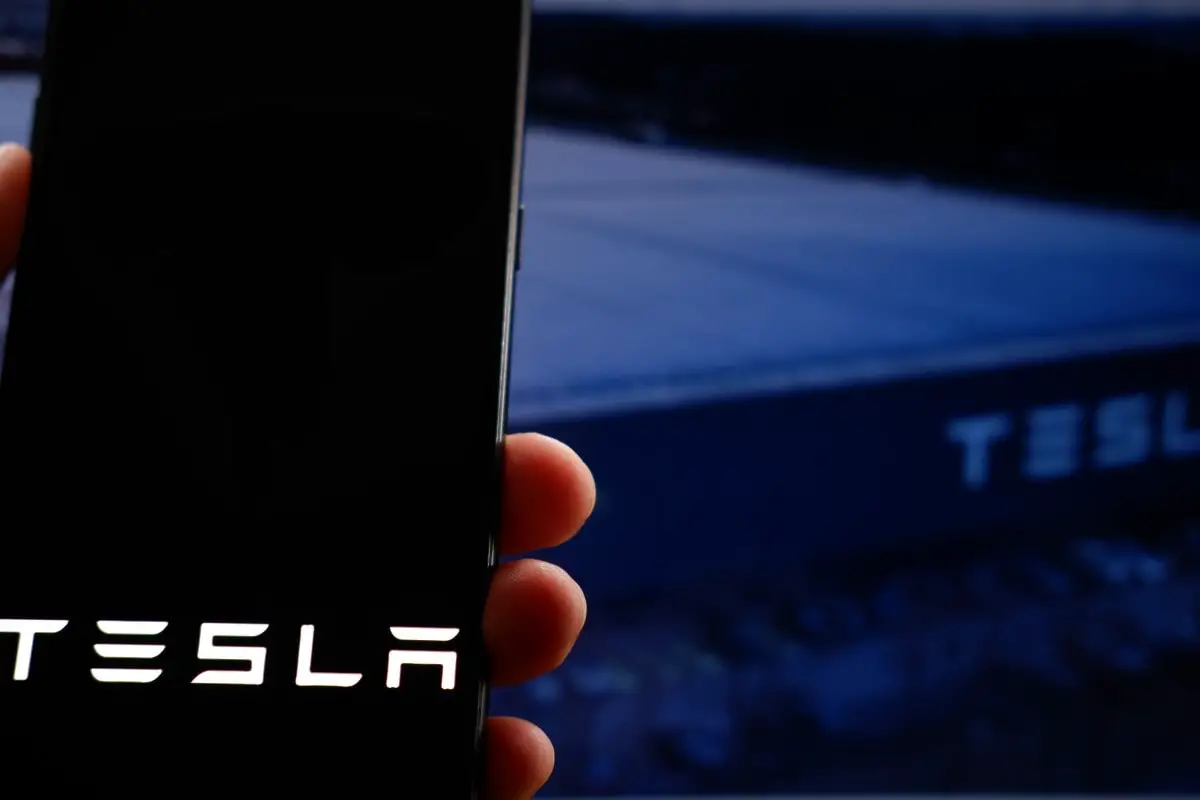 How to pair phone to tesla